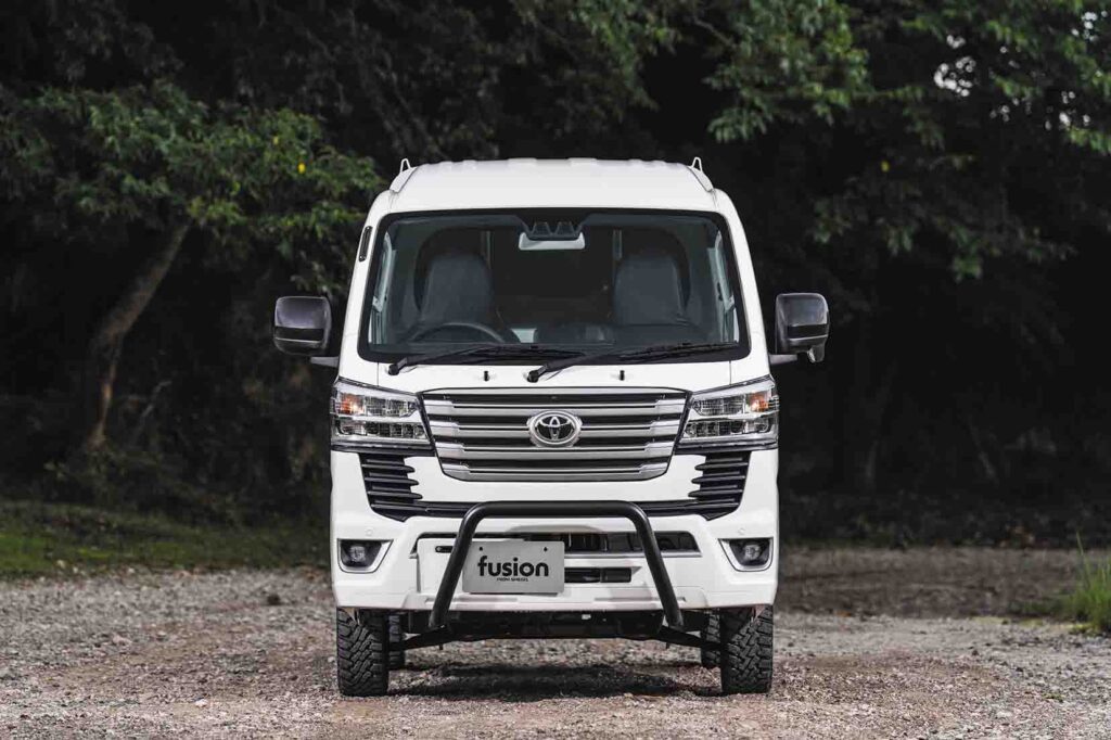 hijet truck jumbo custom front view land cruiser style kei truck fusion build