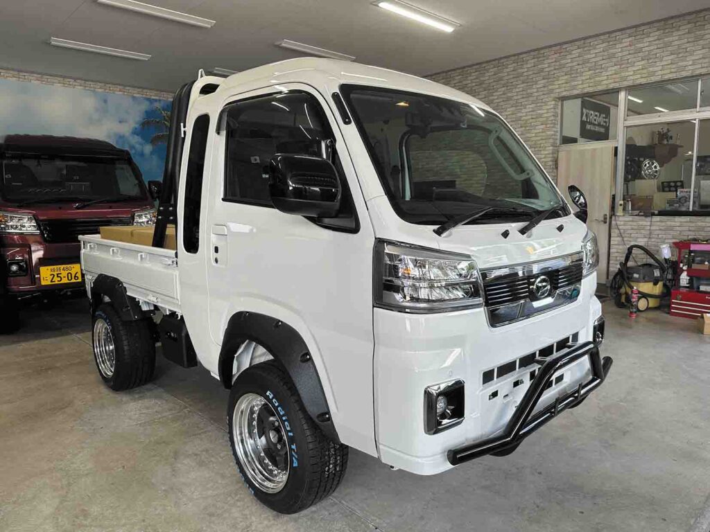 White Hijet Truck front view with roll bar and turbo conversion specification